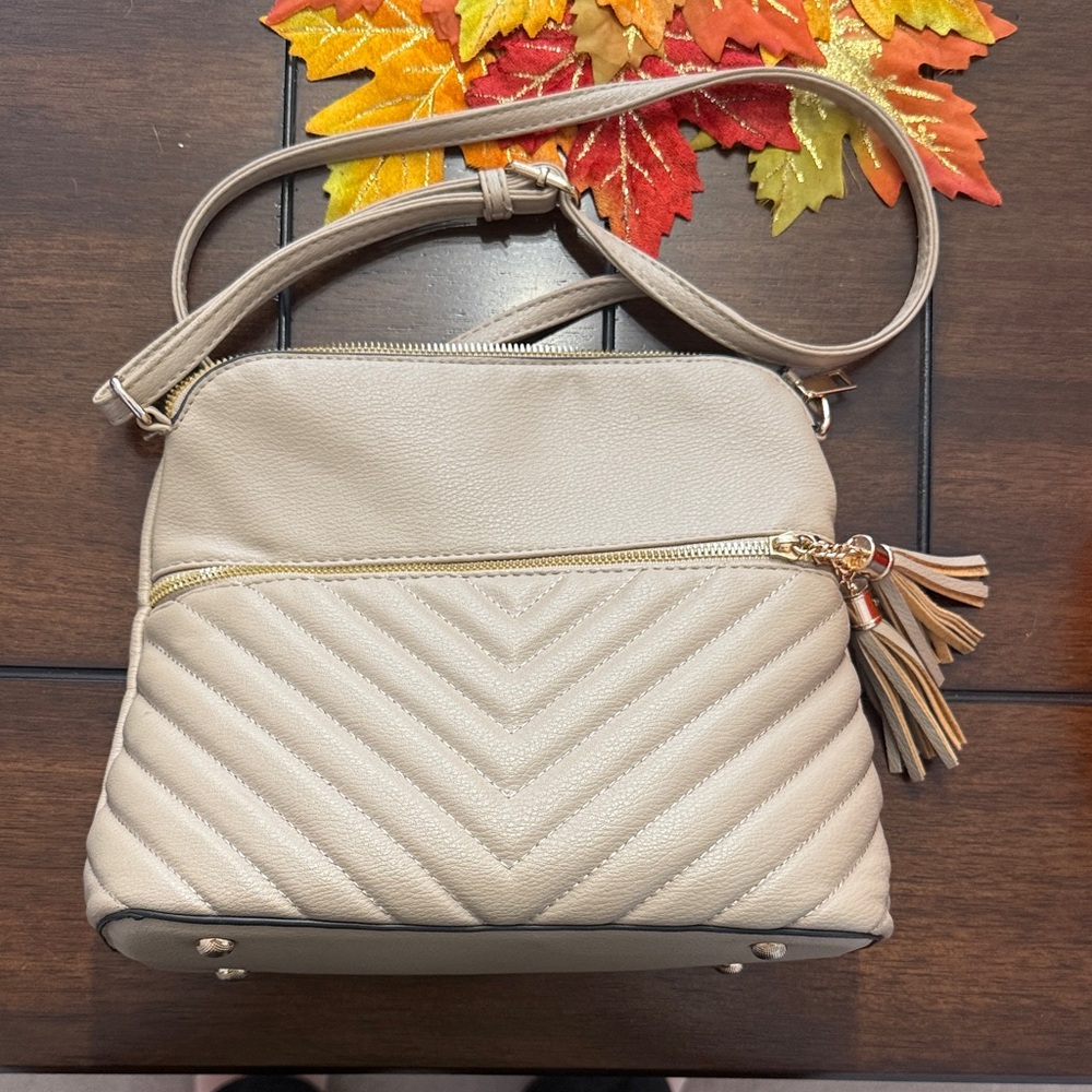 Elegant Cream Shoulder Bag